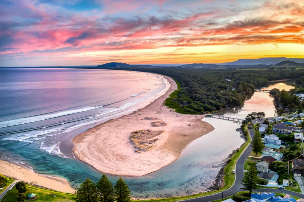 Seven Mile Beach and Gerroa