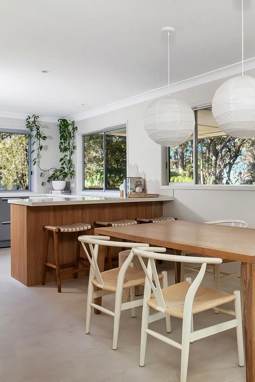 Scandi Beach House - Dining room - Private accommodation in Vincentia