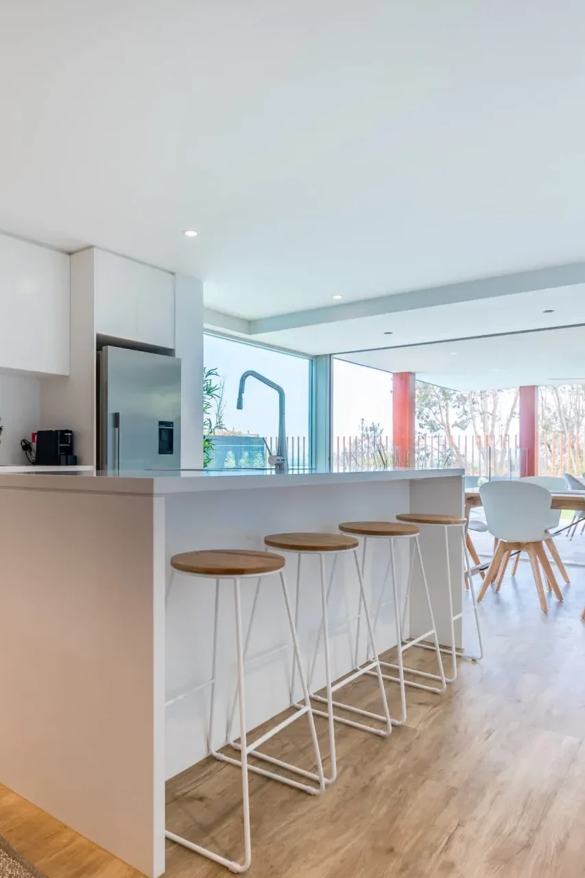 Modern kitchen - luxury accommodation in Vincentia