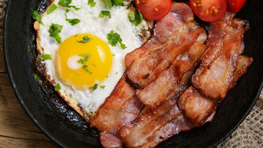 bacon and eggs in Angels Bayside Cafe