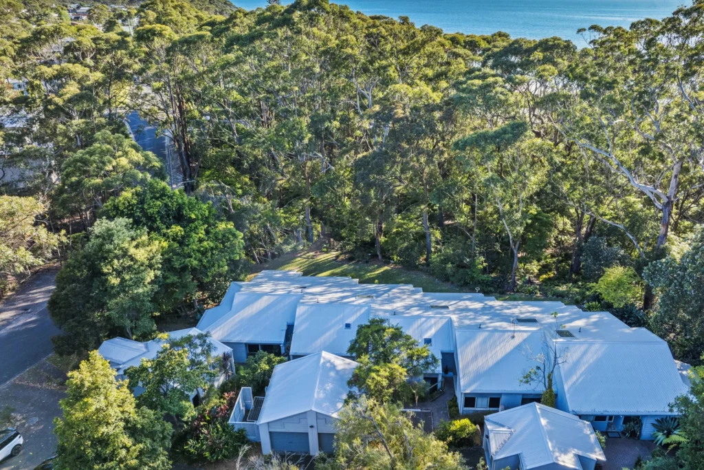 private accommodation in hyams beach
