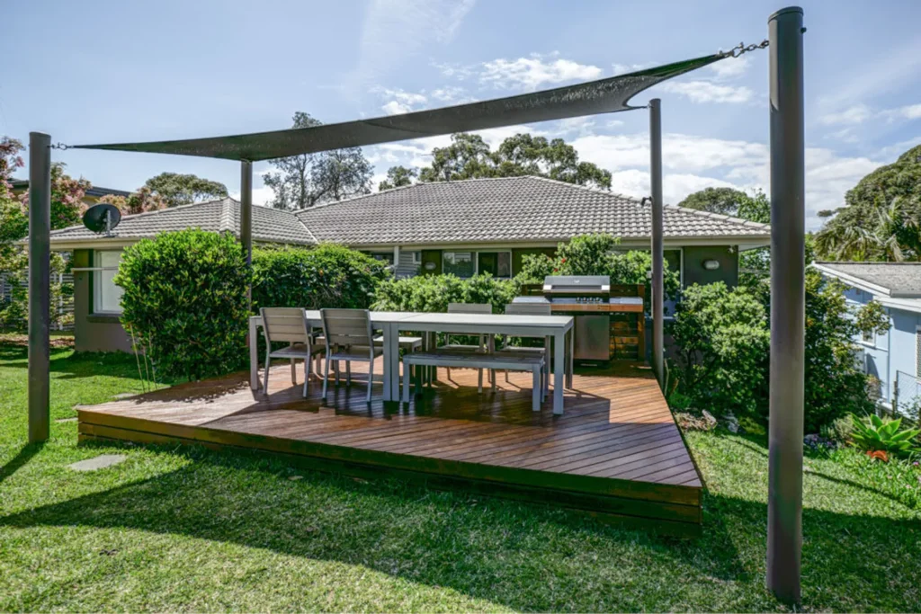 outdoor dining area hyams beach