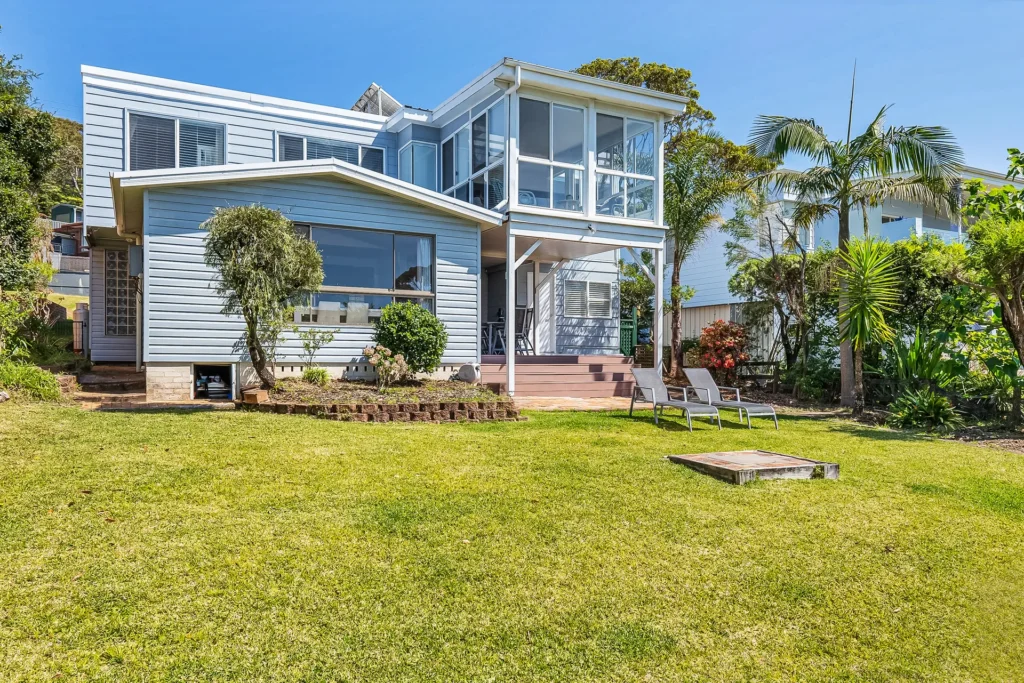 hyams beach accommodation for family travel