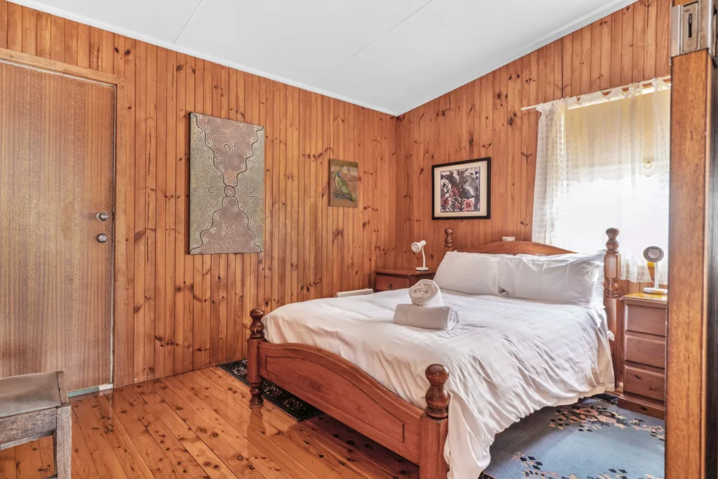 bedroom in rowse house hyams beach