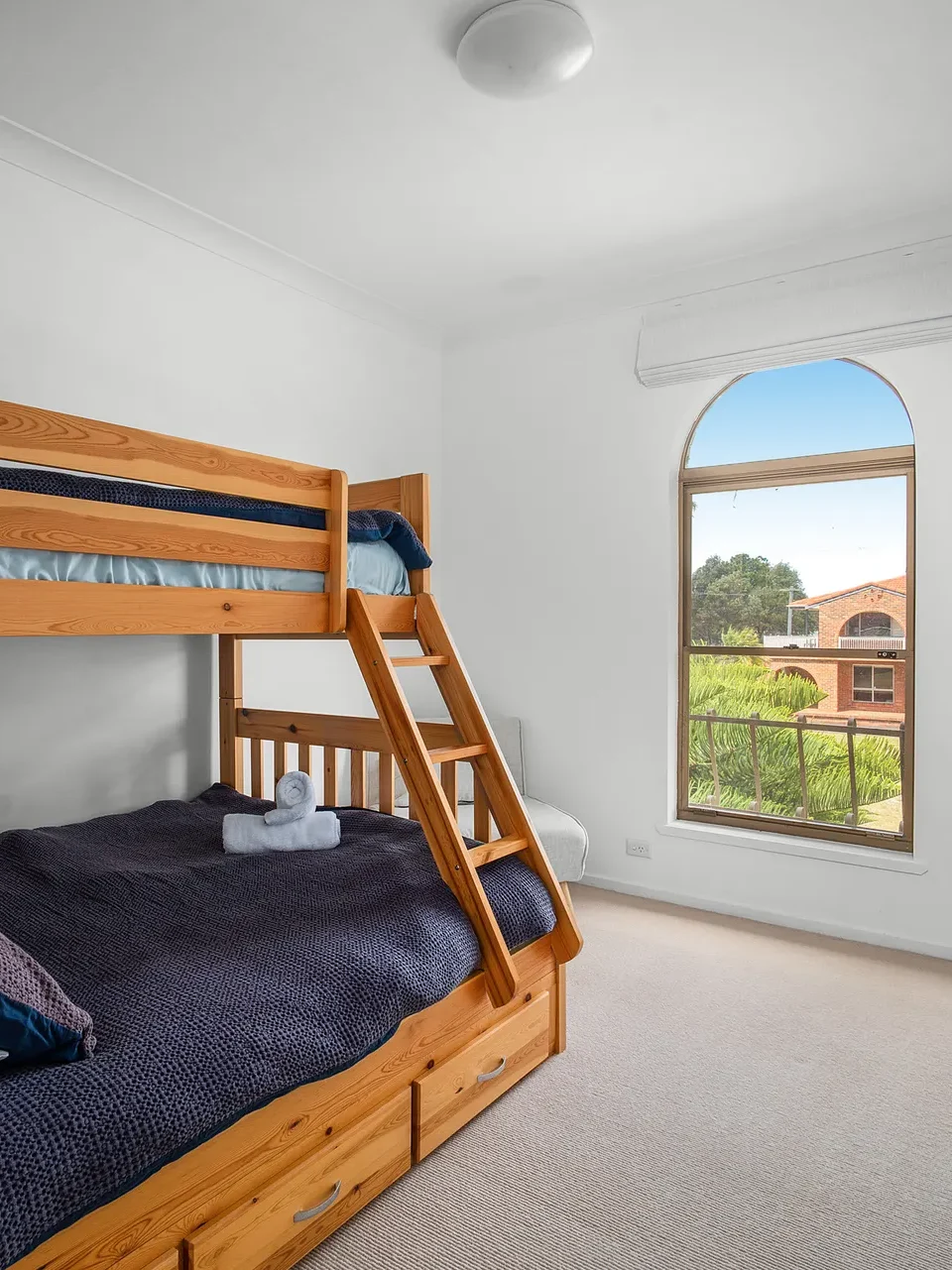 bunnk bed settings for children stay in vincentia