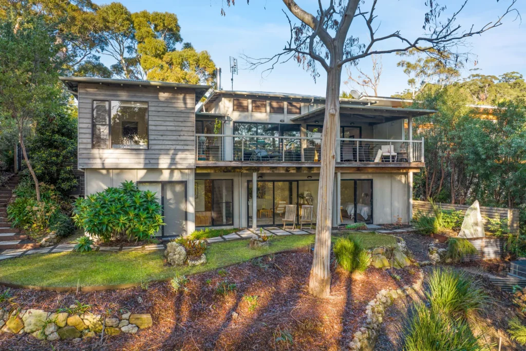 Elouera at Greenfields Beach holiday house in bushland setting
