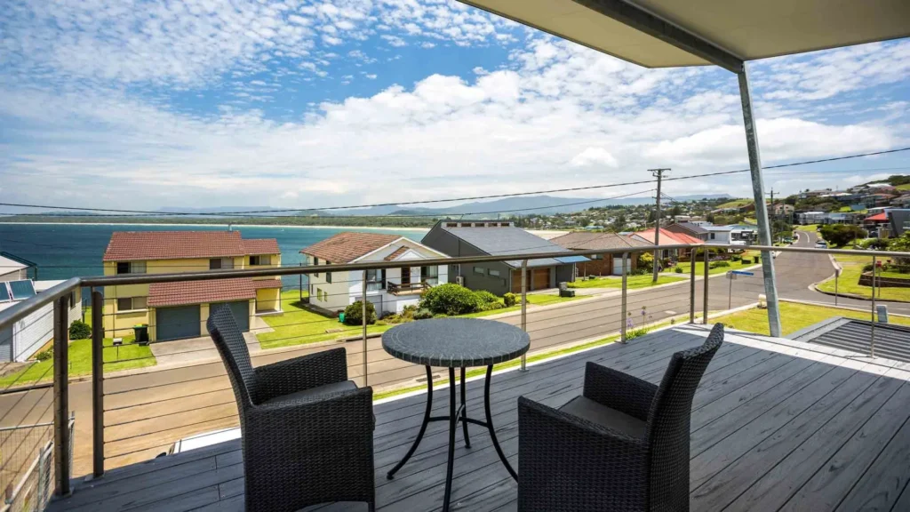 Peninsula 180, Gerroa
