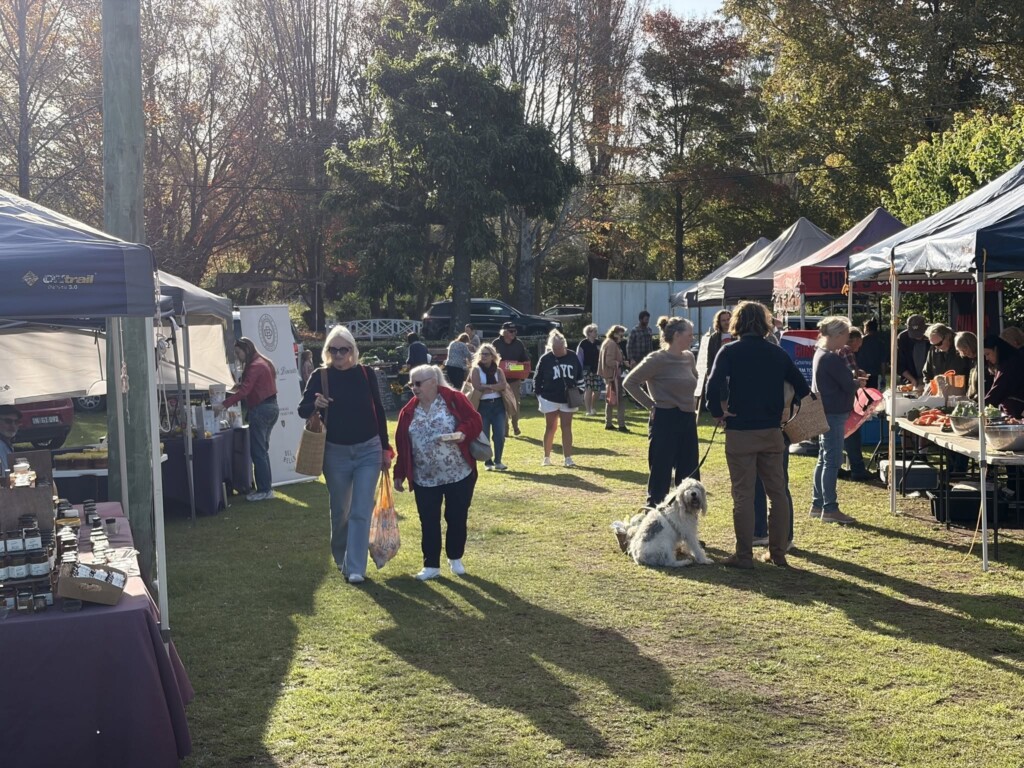 bustling Berry Farmers' Market