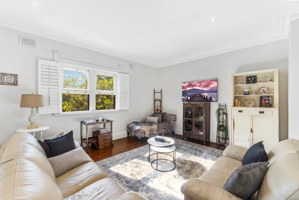 heart-wearming living room in berry