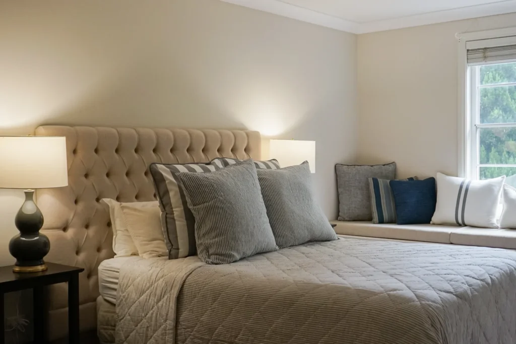 elegant bedroom featuring a window seat