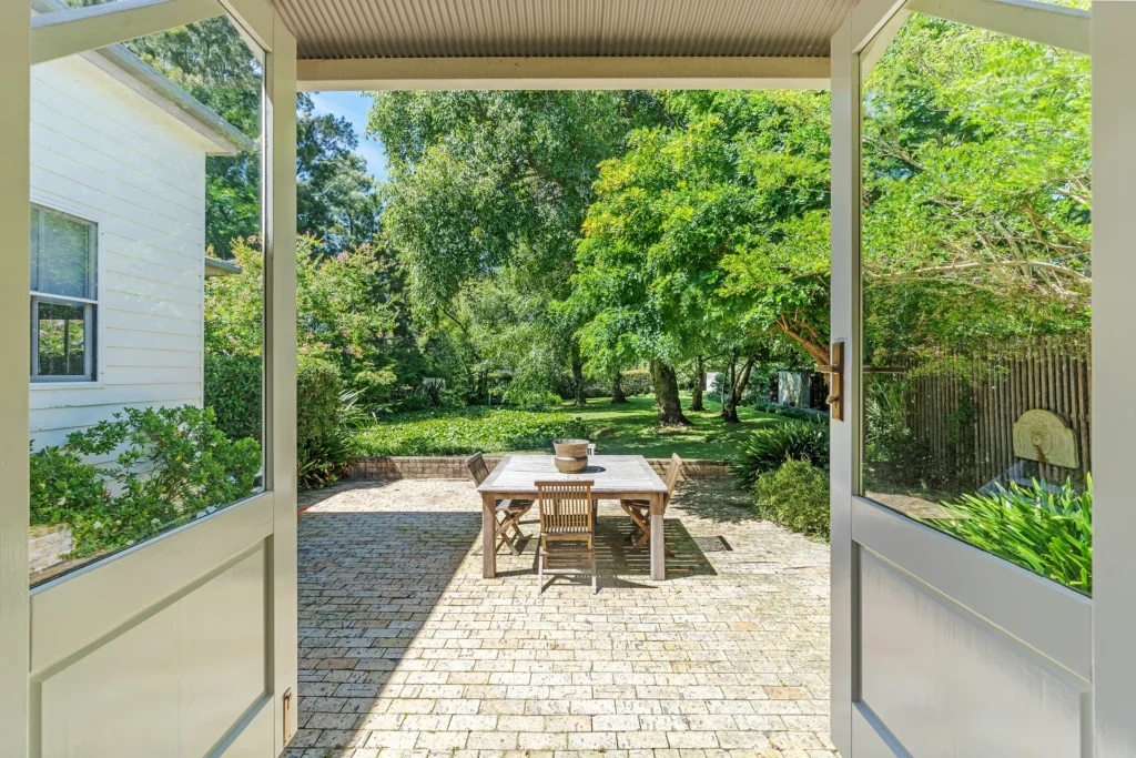 open-ended backyard looking at natural wildlfe