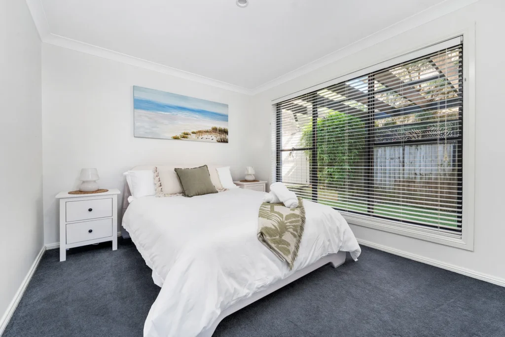 queen-sized bedroom for couples in australia